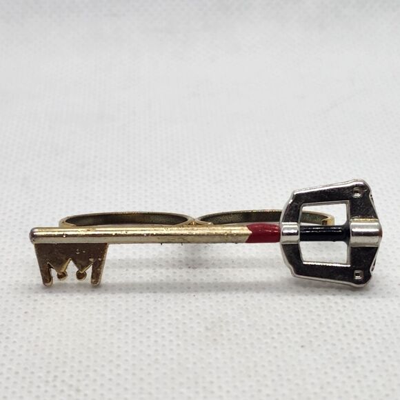 Disney Kingdom Hearts Key 2 Finger Adjustable Ring - Picture 1 of 4